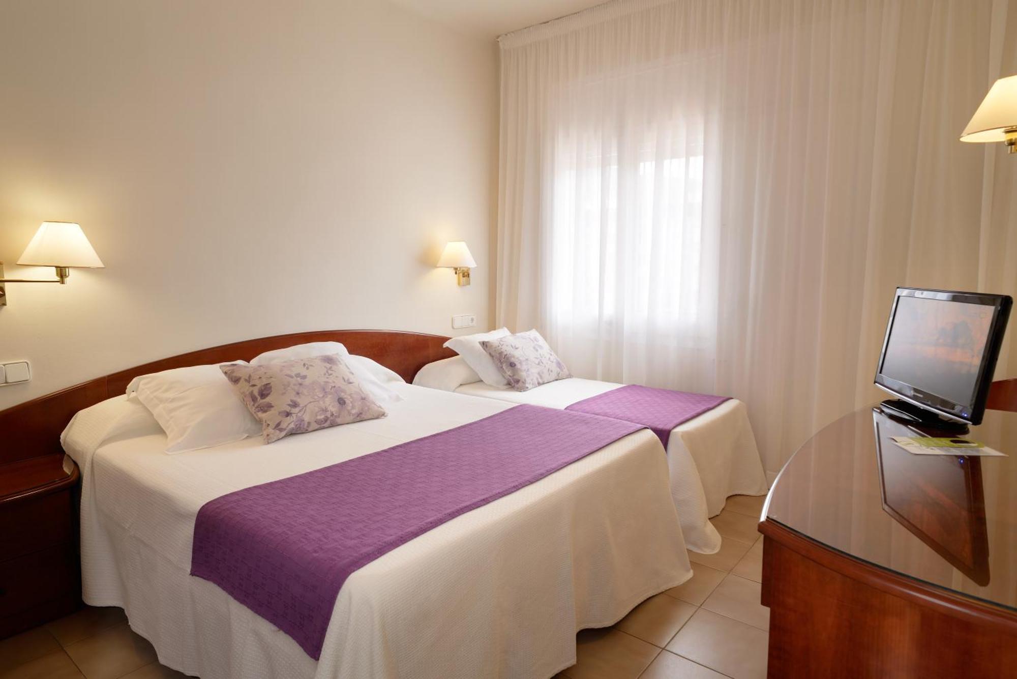 Hotel Avenida Tossa de Mar Habitación foto